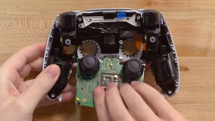 Xbox One Controller Inside