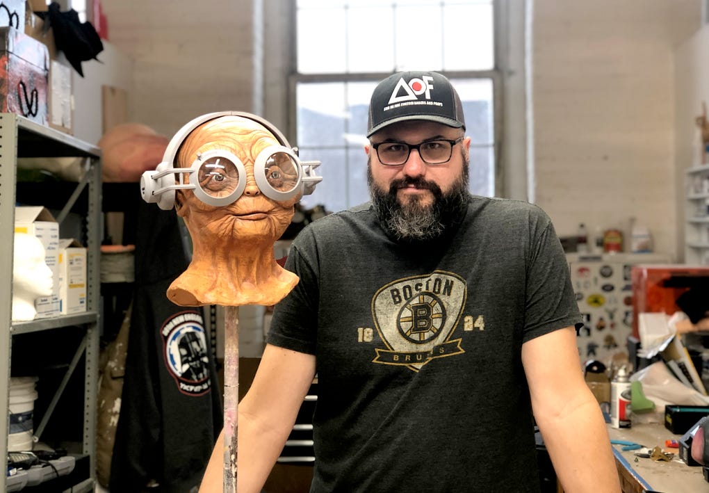 Bob Gouveia, creator of Wretched Hive Creations, with his sculpted Maz Kanata mask.