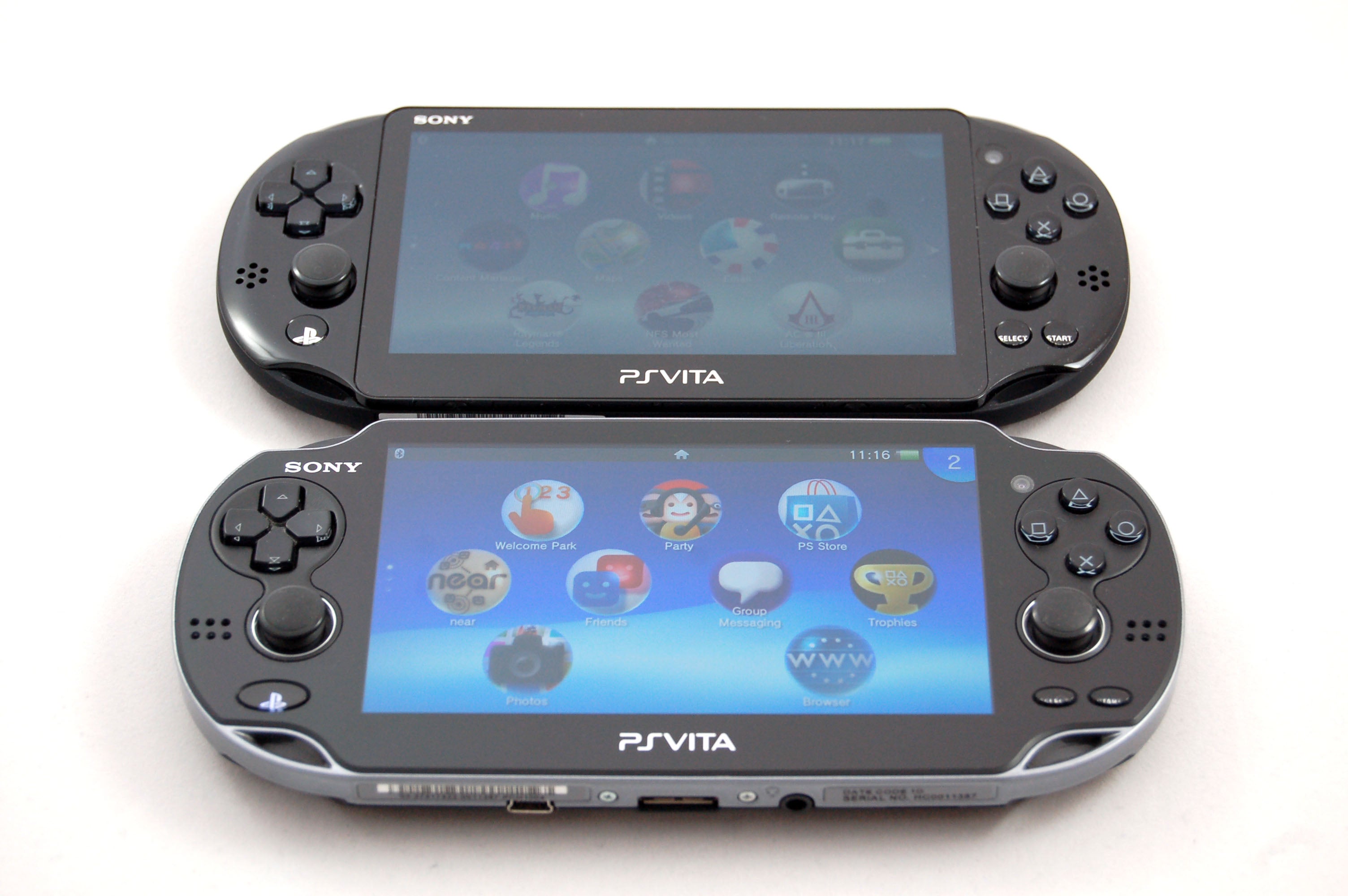 SONY PlayStationVITA 本体  PCH-2000 ZA16