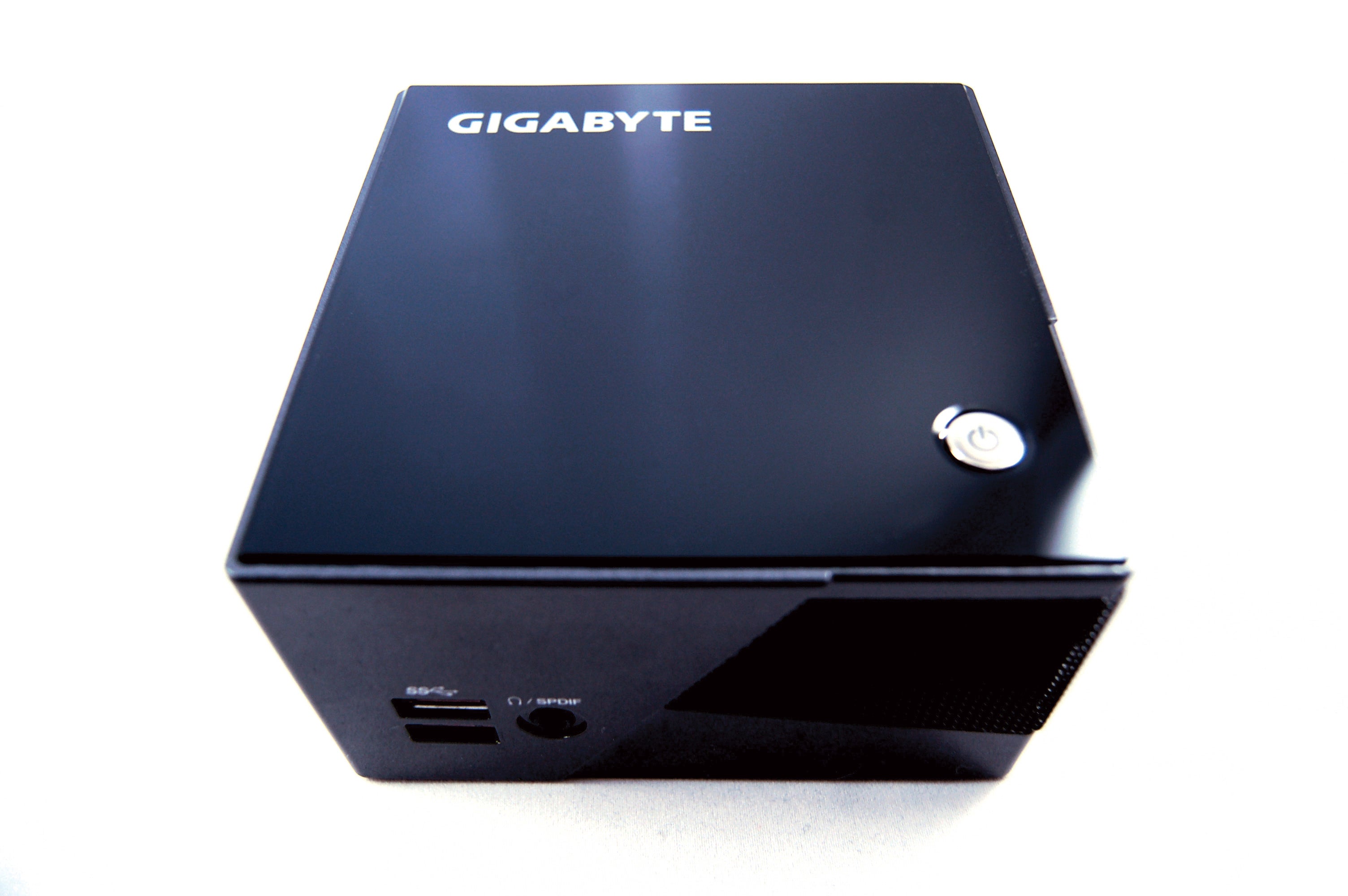 Gigabyte Brix Pro GB-BXi7-4770R review | Eurogamer.net