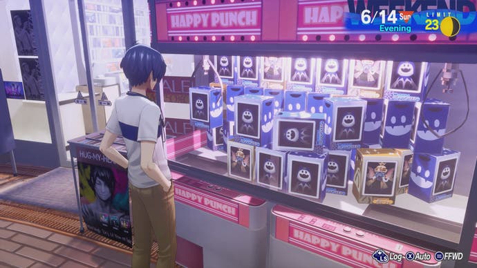 تصویر بارگذاری مجدد Persona 3 که ماکوتو را در حال انجام یک بازی جرثقیل آرکید نشان می دهد.