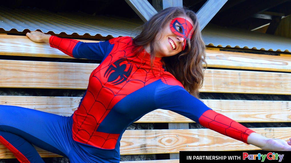 Plexi Cosplay in a Spidergirl cosplay