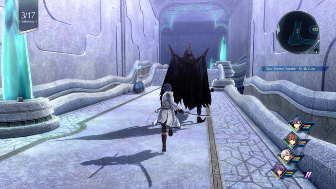 Captura de pantalla de la revisión de The Legend of Heroes: Trails into Reverie, Rean Schwarzer corre hacia un enemigo alto con armadura negra.