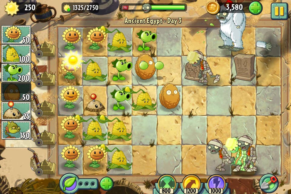 Plants Vs Zombies Tomb Raiser Zombie & Bloomerang 3 Action