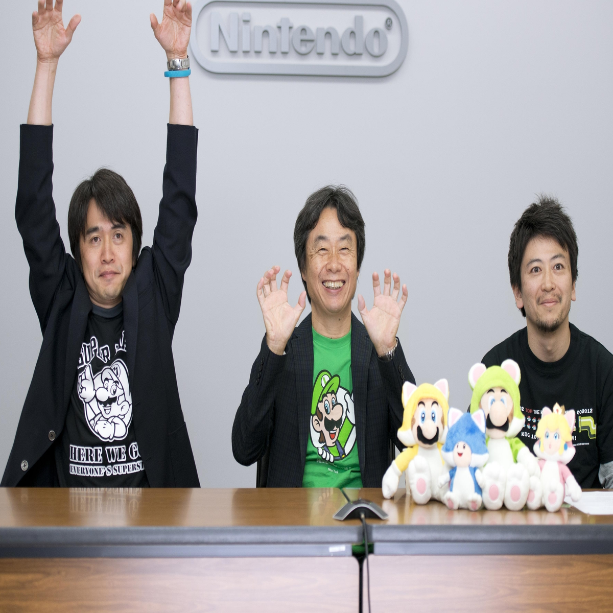 Lucky Tourist Takes A Photo With Shigeru Miyamoto At Nintendo Headquarters  – NintendoSoup
