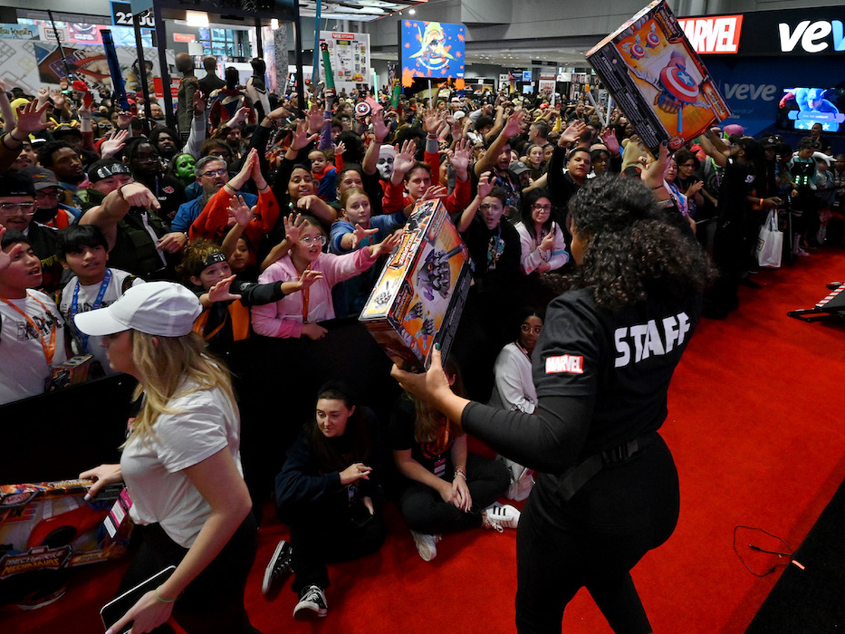 Comic Con Sampling Comic Con Crowd