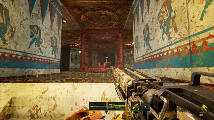 Una schermata di Meet Your Maker, uno sparatutto con elementi di costruzione di basi, che mostra il giocatore che guarda lungo un corridoio intrappolato.