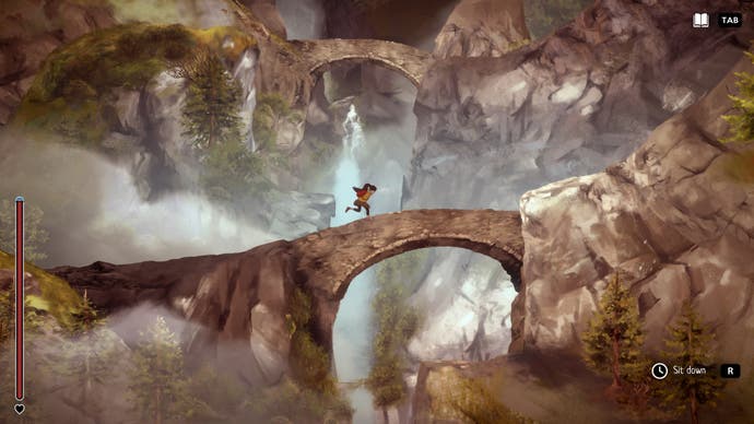 一个女孩跑过一座石桥，背景是岩石山和翻滚的水。