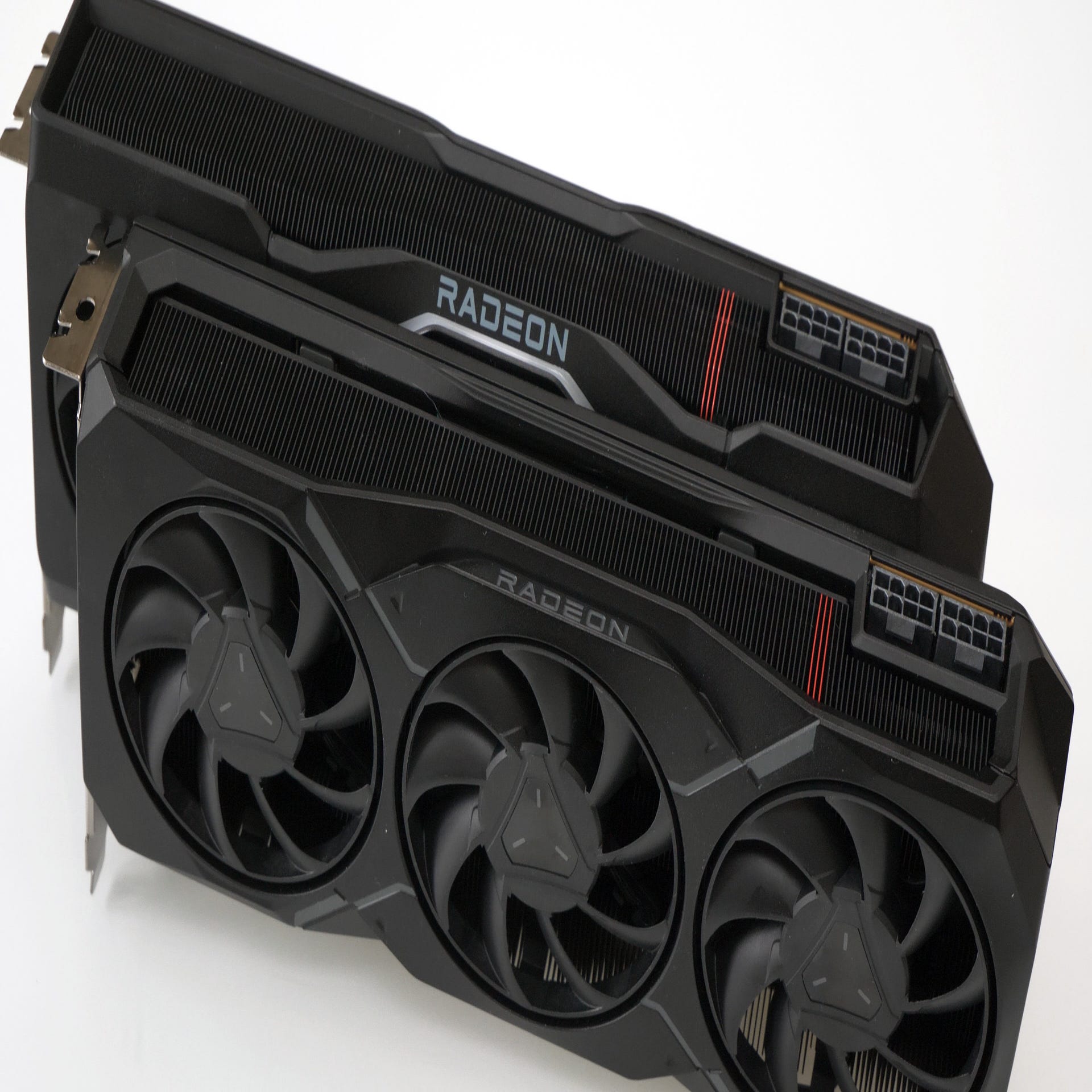 Test AMD Radeon RX 7900 XTX et 7900 XT : RDNA 3 fait coup double pour  taquiner NVIDIA