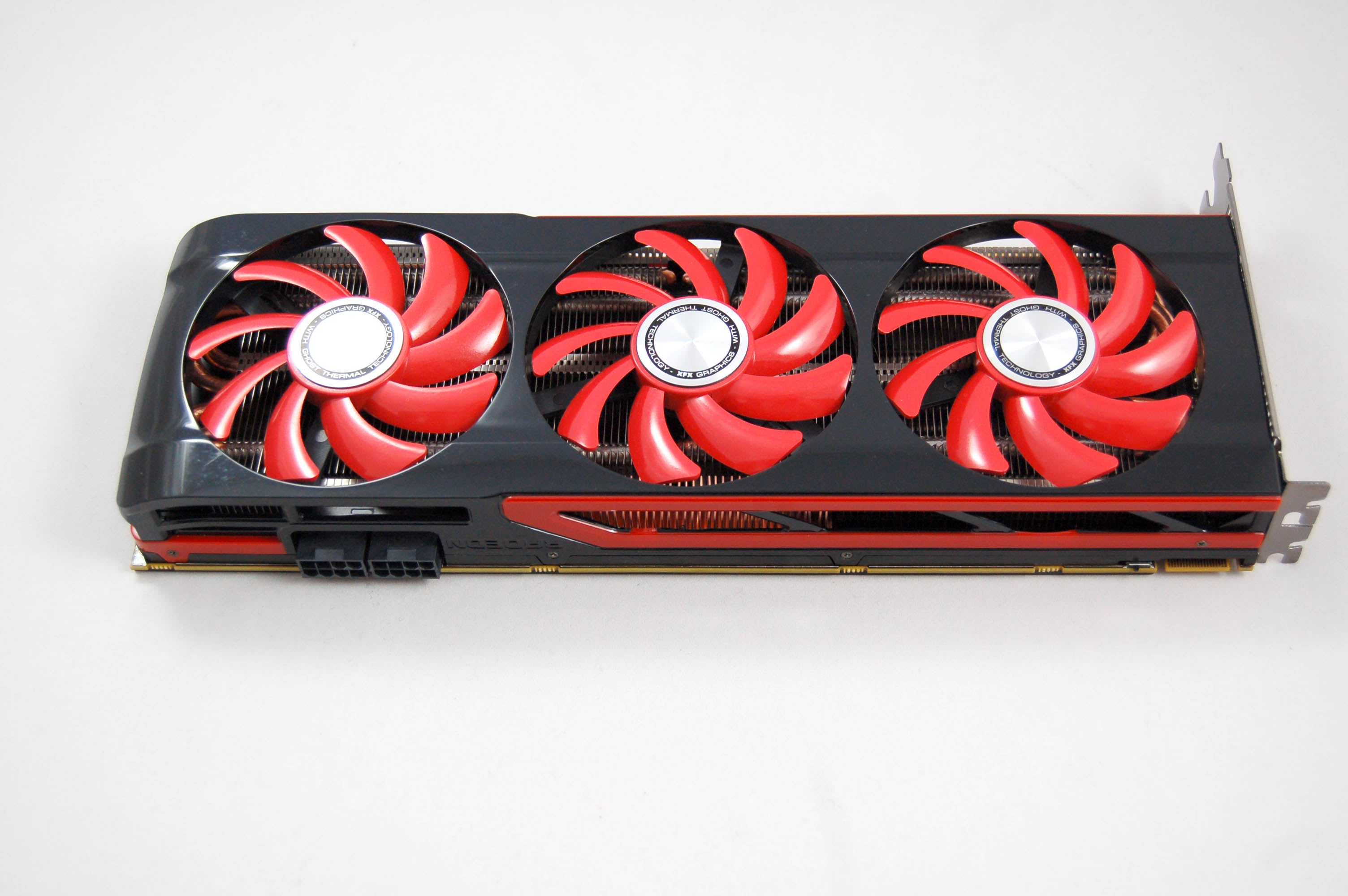 Sapphire radeon best sale hd 7990