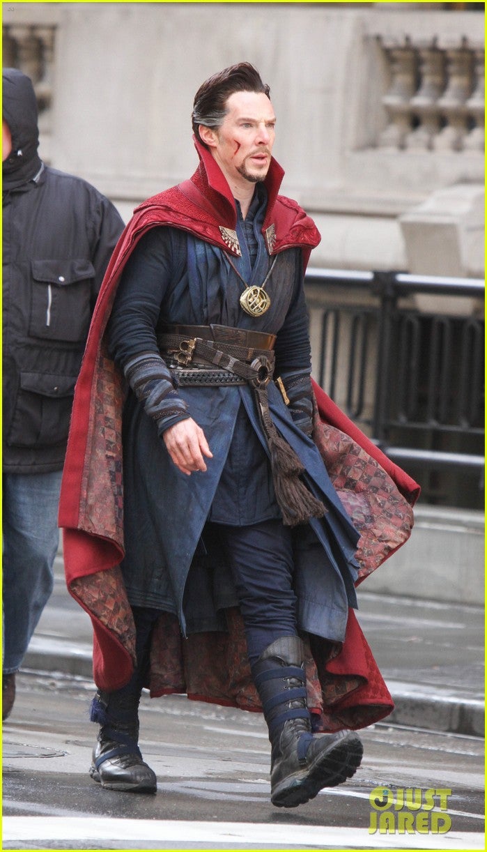 Doctor Strange Cosplay as the Sorcerer Supreme from Marvel s