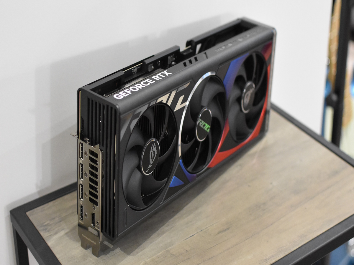 Some GeForce RTX 4070 Ti/4080 SUPER cards are already in gamers' hands 