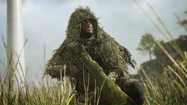Call of Duty: Modern Warfare 2 screen of a soldier in a ghillie suit