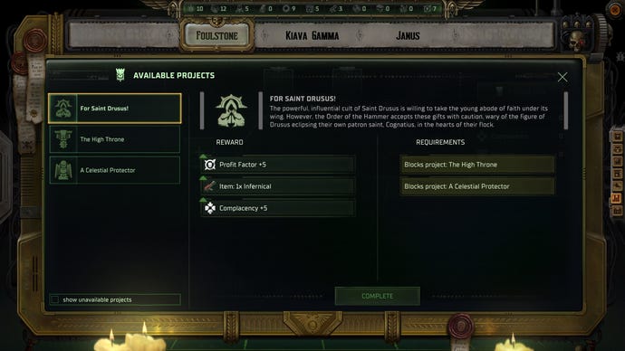 Un écran pour définir des projets sur des colonies planétaires dans Warhammer 40,000 : Rogue Trader.