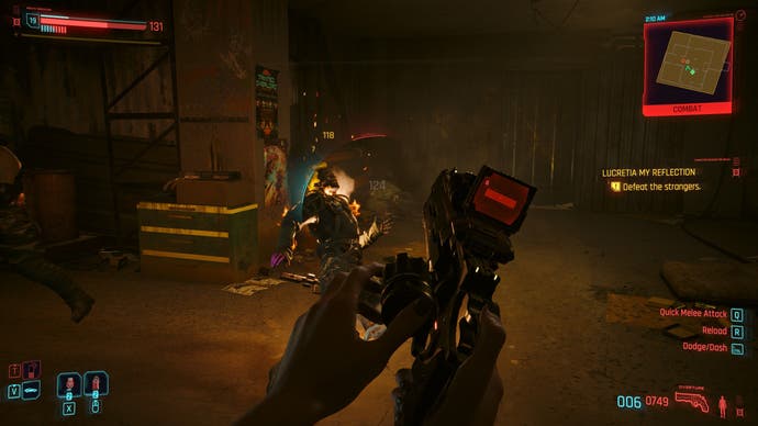 Capture d'écran de Cyberpunk 2077 Phantom Liberty montrant des combats à base d'armes à feu dans une pièce sombre