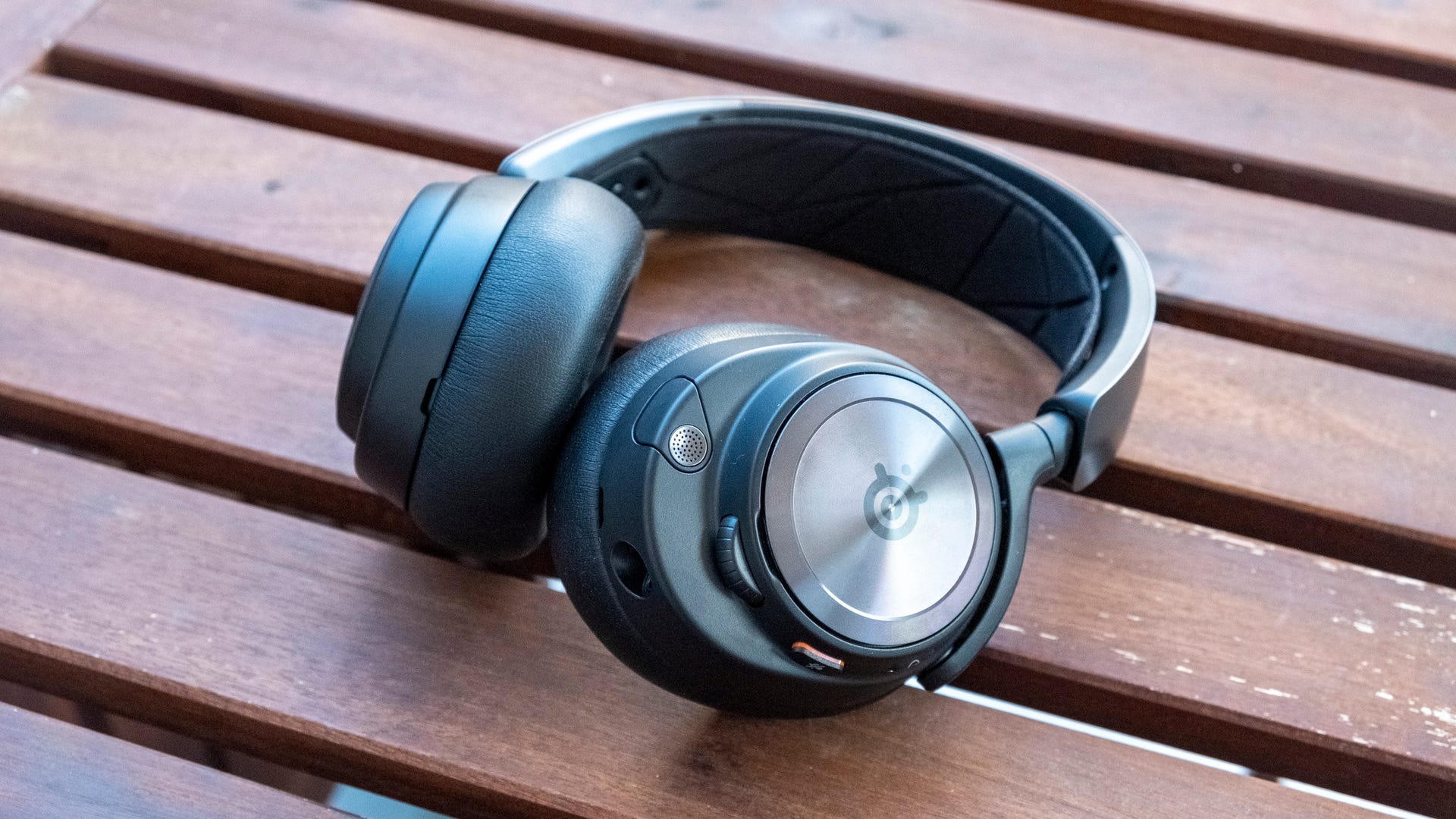 Get SteelSeries’ excellent Arctis Nova Pro headset for £169 after a 32% discount