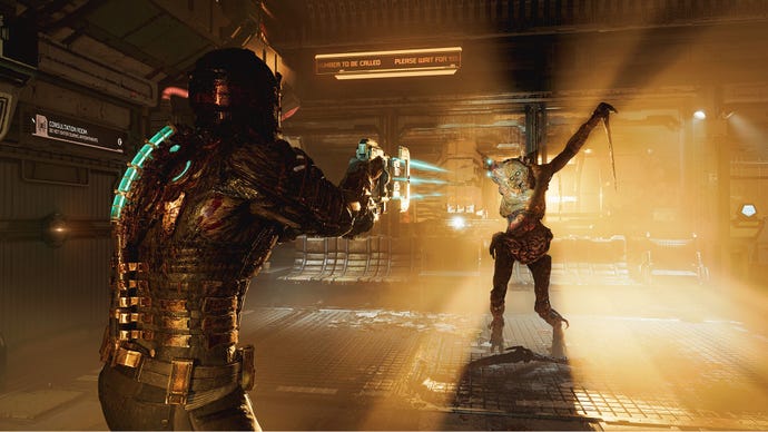 Dead Space felvételek, amelyeken Isaac egy nekromorfot lő ki a plazmavágóval.