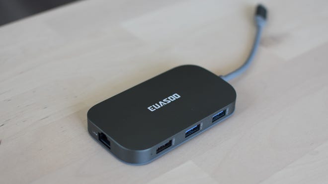 Euasoo 8-in-1 USB Cハブ。