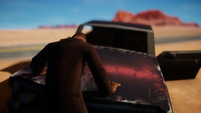 El héroe descansa sobre el capó de un auto viejo en el desierto de El Paso, Elsewhere