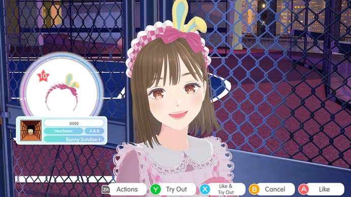 The player looks at the outfit of another Muse in Fashion Dreamer