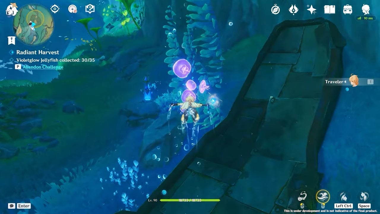 Jugabilidad de nadar bajo el agua y recolectar una medusa violeta.