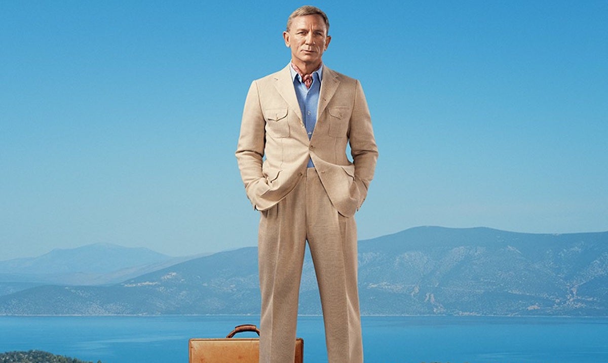 There's mystery and mayhem afoot in the first Glass Onion teaser