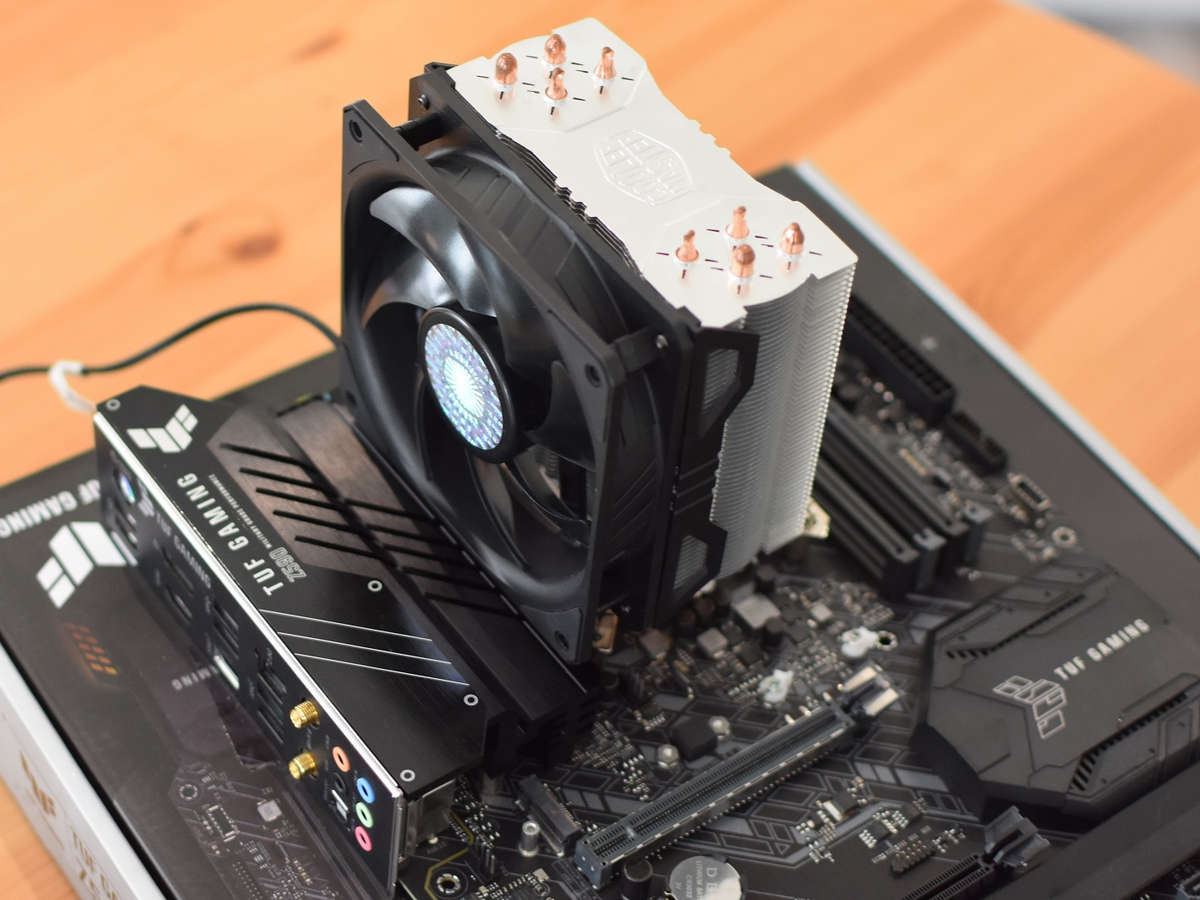 How to install a CPU cooler