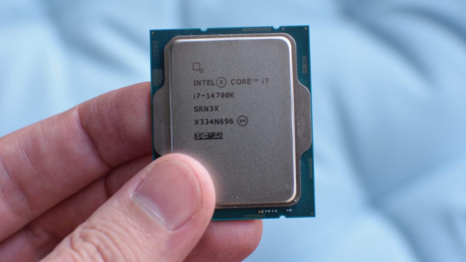 Intel i7-13700K price plunges 18% in Black Friday bargain - Dexerto