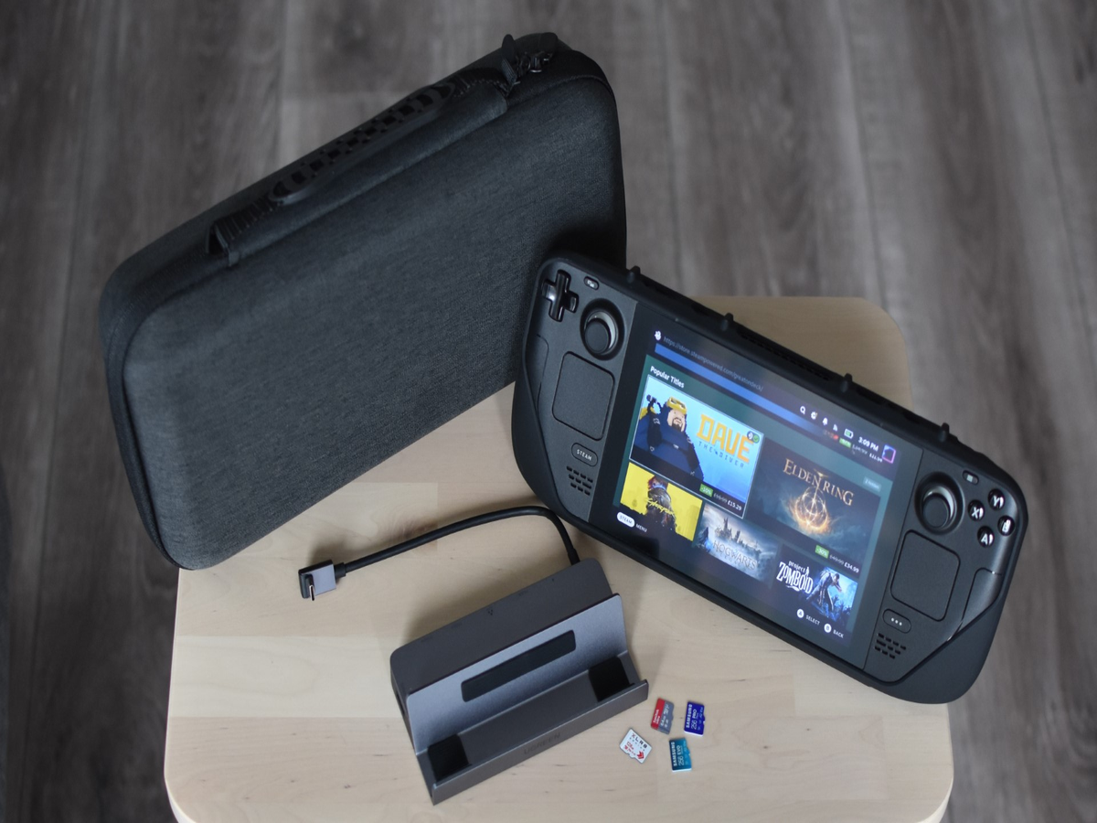 The exclusive carrying case for Steam Deck (the 512GB model accessories) -  review 
