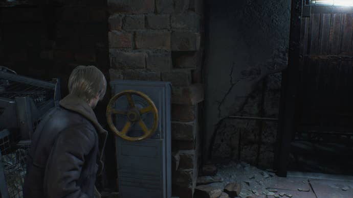 Leon faces a wheel in Resident Evil 4 Remake
