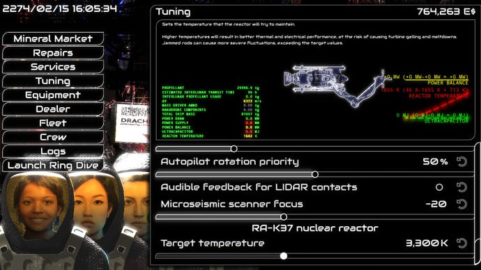 En textruta och menyskärm visar hur spelare kan finjustera sitt rymdskepp V: Rings of Saturn