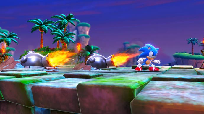 Primer plano de Sonic disparado por las manos de cohete de Eggman