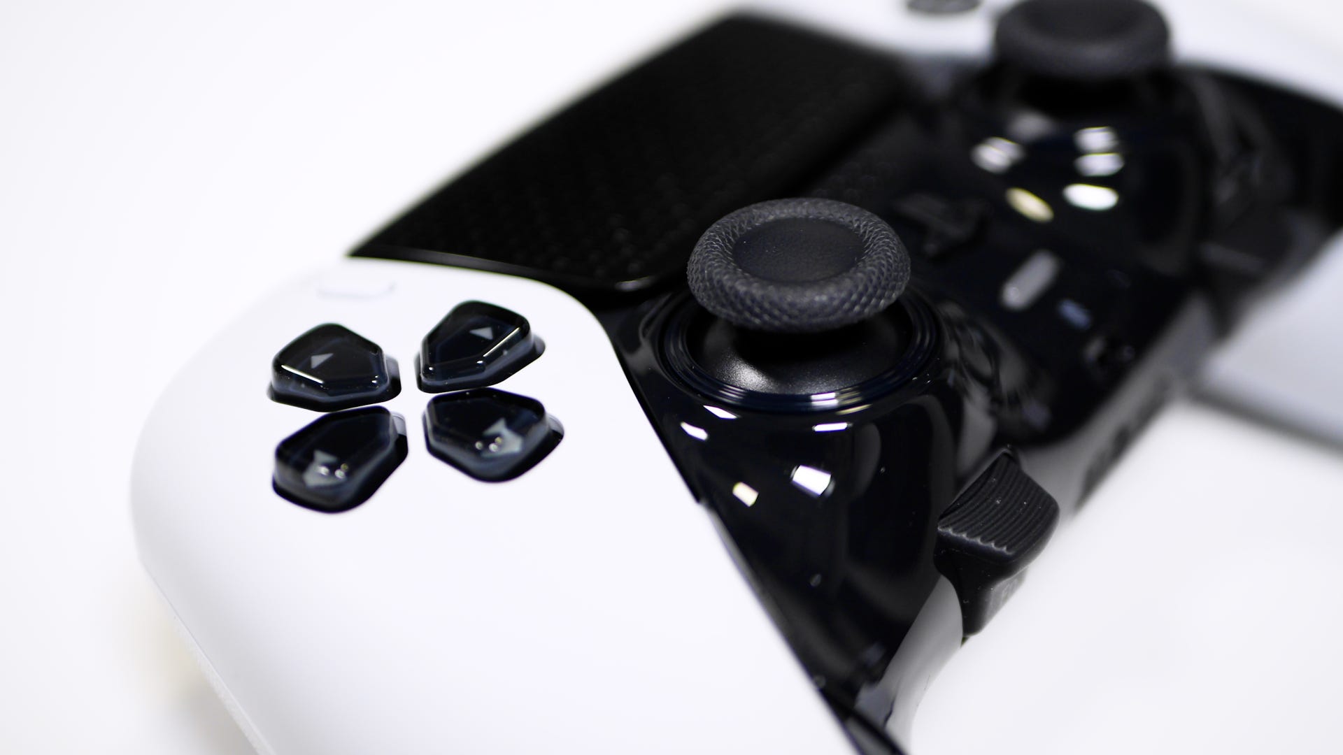 Review: PlayStation's DualSense Edge excels in most of the right ways
