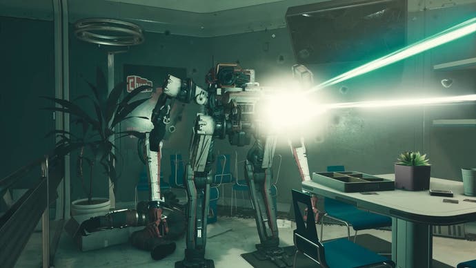 Vasco schießt einen grünen Laserstrahl in einem kleinen Raum mit einer Leiche dahinter