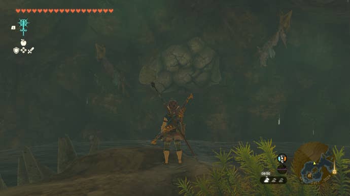 Линк смотрит на разбиваемый камень в The Legend of Zelda: Tears of the Kingdom