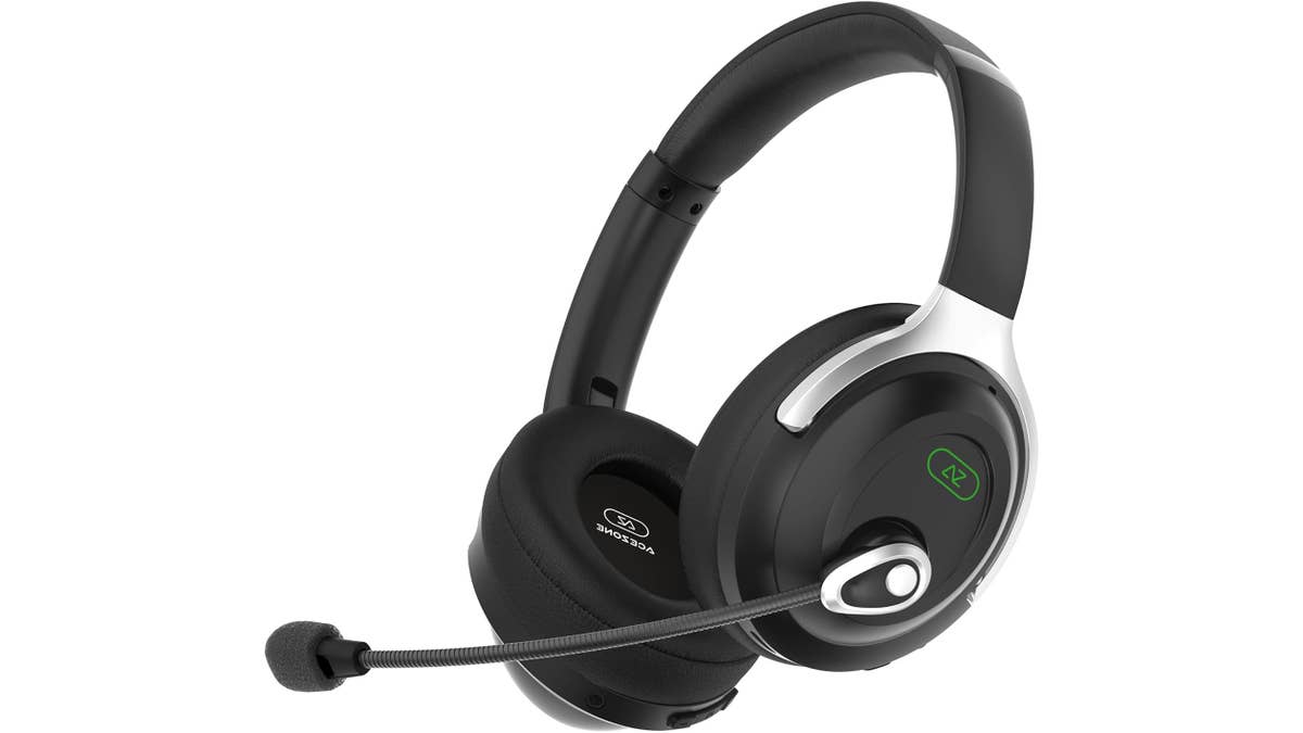 Logitech G335 Wired Gaming Headset, with Flip to Mute Microphone, 3.5mm Audio Jack, Memory Foam Earpads, Lightweight, Compatible with PC, PlayStation, Xbox, Nintendo Switch - White : Video Games