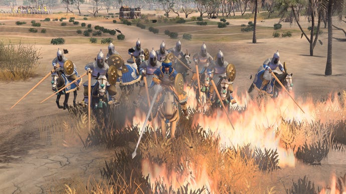 Im Age of Empires 4 DLC „The Sultans Ascend“ stürmen Ritter über brennendes Gras