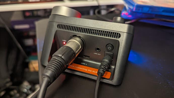 Псевдоним Steelseries и псевдоним Pro микрофоны