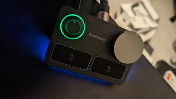 Псевдоним Steelseries и псевдоним Pro микрофоны