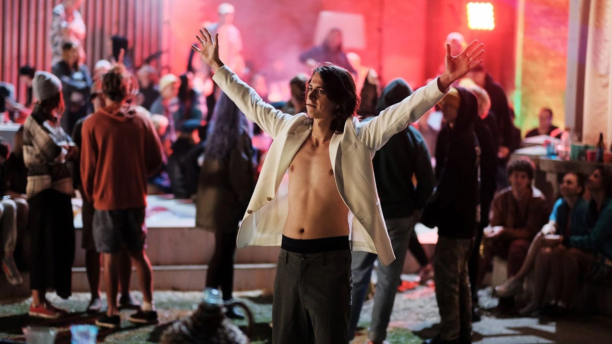 Recenzja filmu „Apokawixa”. Zombie po polsku zaskoczy widzów Eurogamer.pl