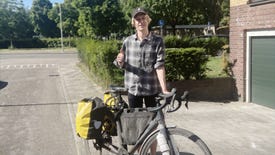 Indie game developer Aran Koning prepares to lead us on a bicycle tour in an Aran's Bike Trip screenshot.