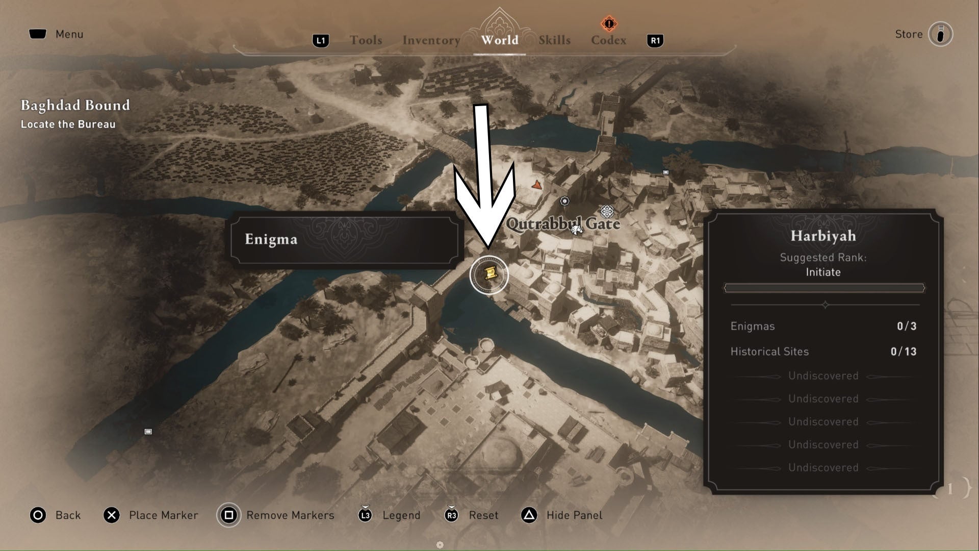 Assassins Creed Mirage, una flecha apunta a la ubicación de la pista del enigma de encontrar lo que robé en un mapa detallado.