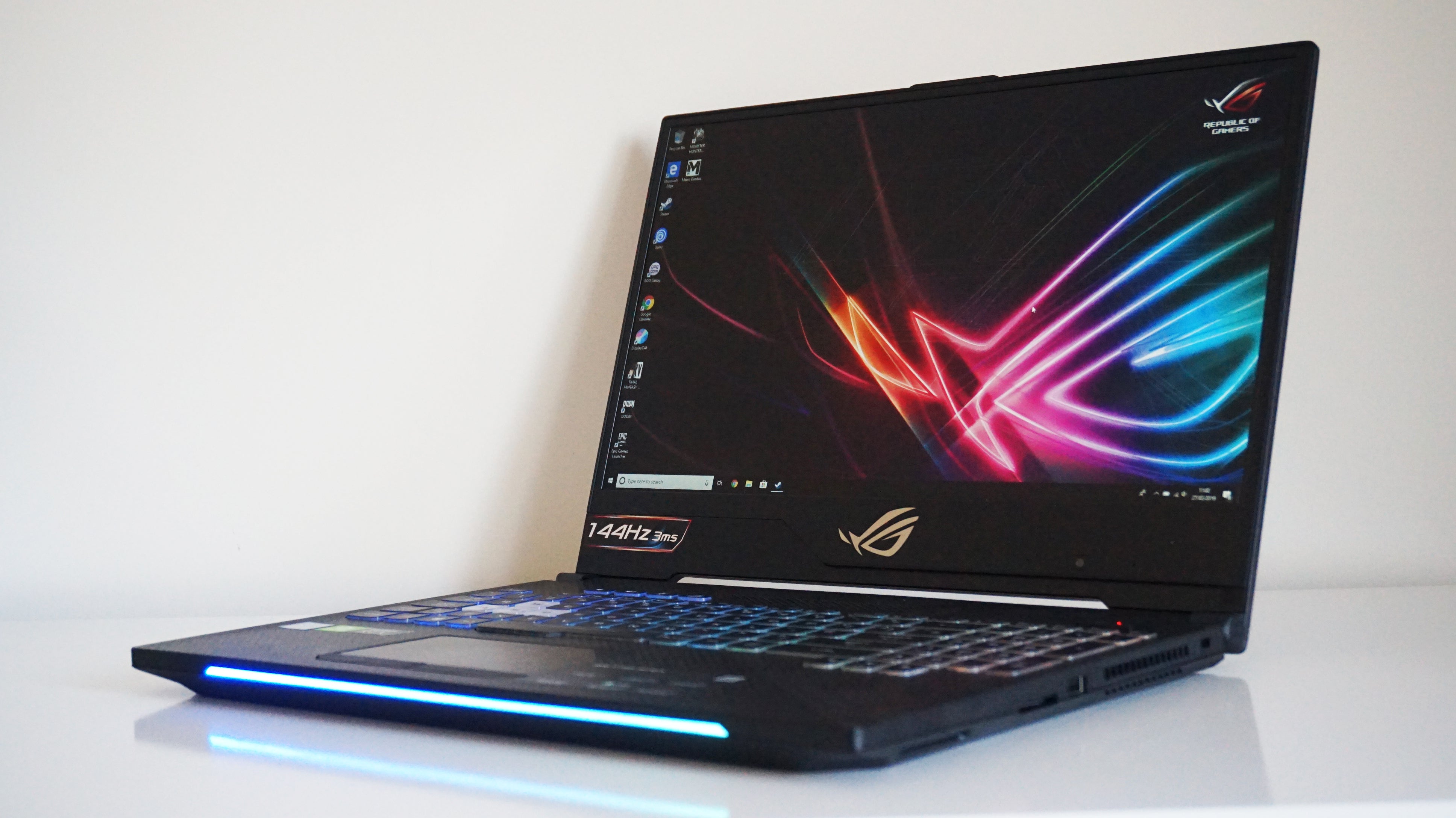 Asus ROG Strix Scar II GL504 review: RTX on the go | Rock Paper