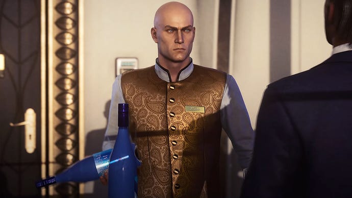 Agent 47 from Hitman disguised as a waiter, in a blue shirt and golden waistcoat