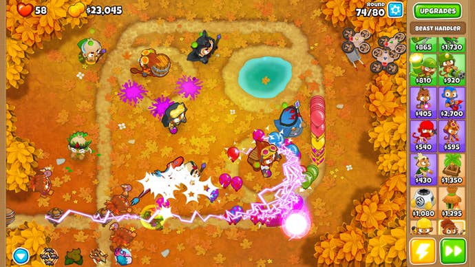 Уровень Bloons на осеннюю тематику, демонстрирующий центральную концепцию игры: боевые воздушные шары обезьян, прежде чем весь экран превратится в визуально не поддающийся анализу огненный шар.