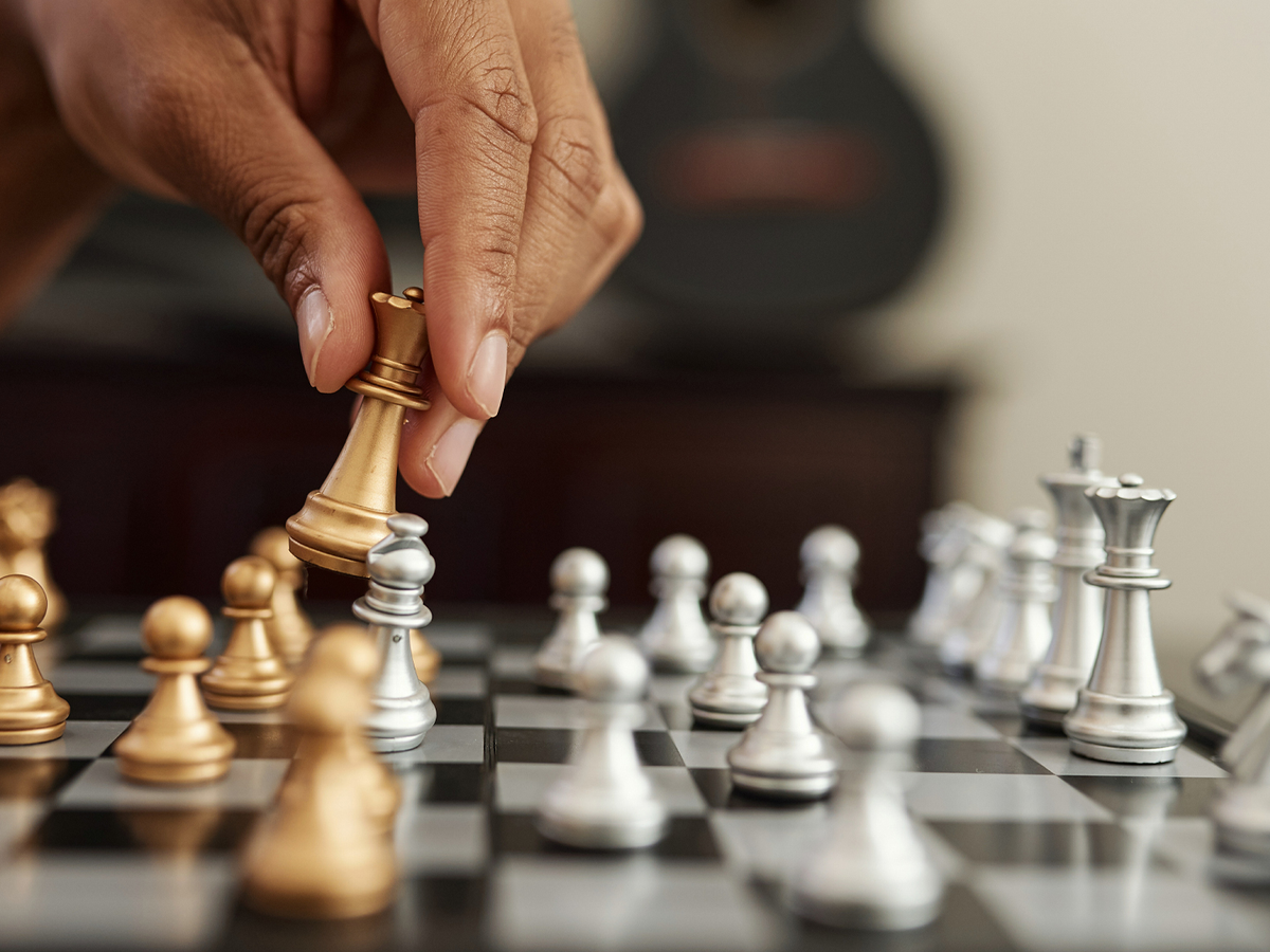 Automated Chess Board Plays You