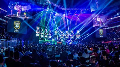 Picture of the stage at a Call of Duty League event