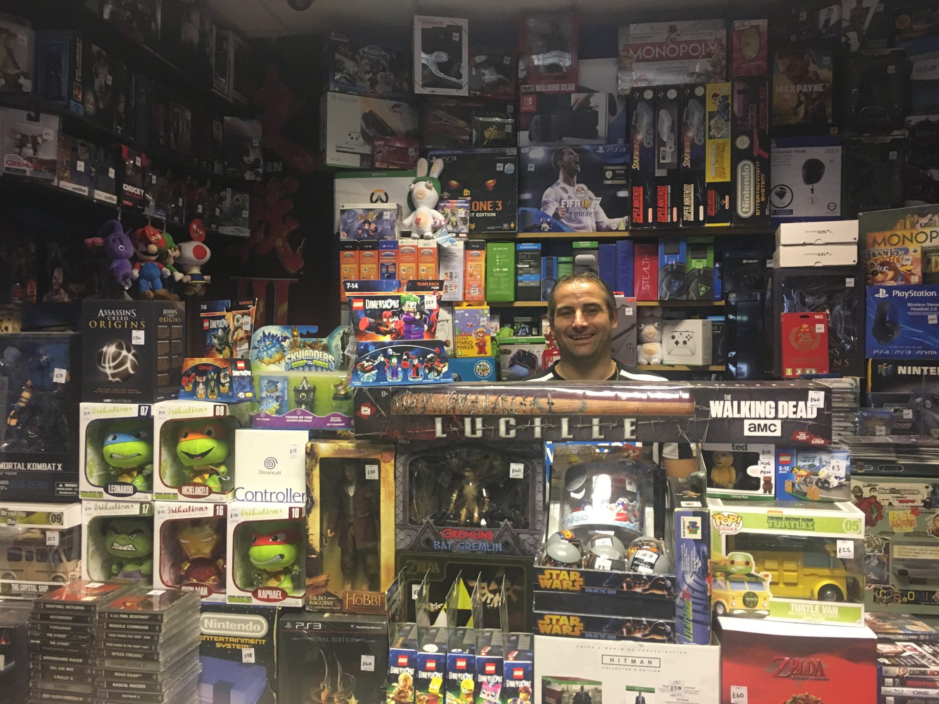 A day in the life of an independent video game store | Eurogamer.net