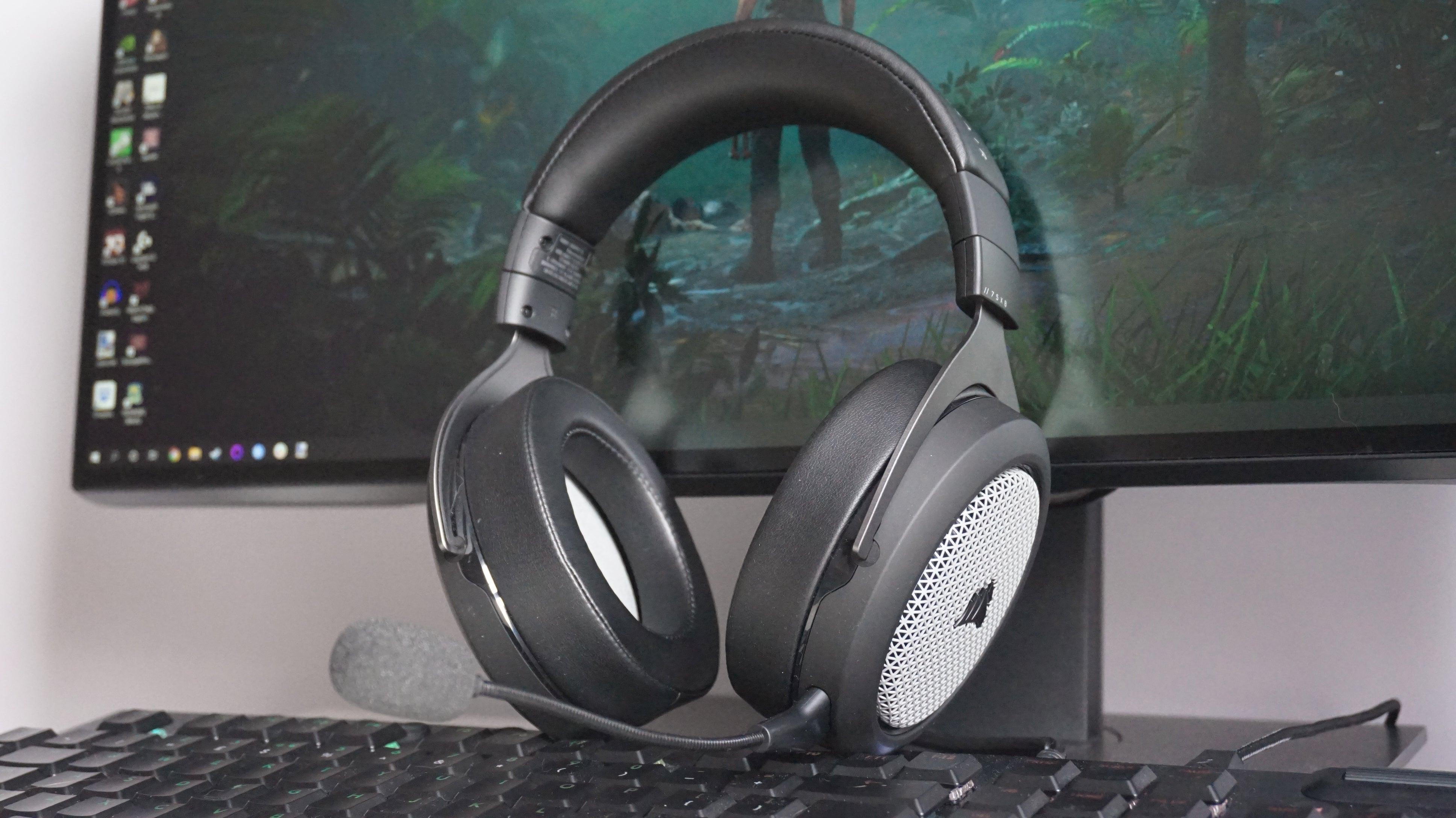 Corsair HS75 XB Wireless review | Rock Paper Shotgun