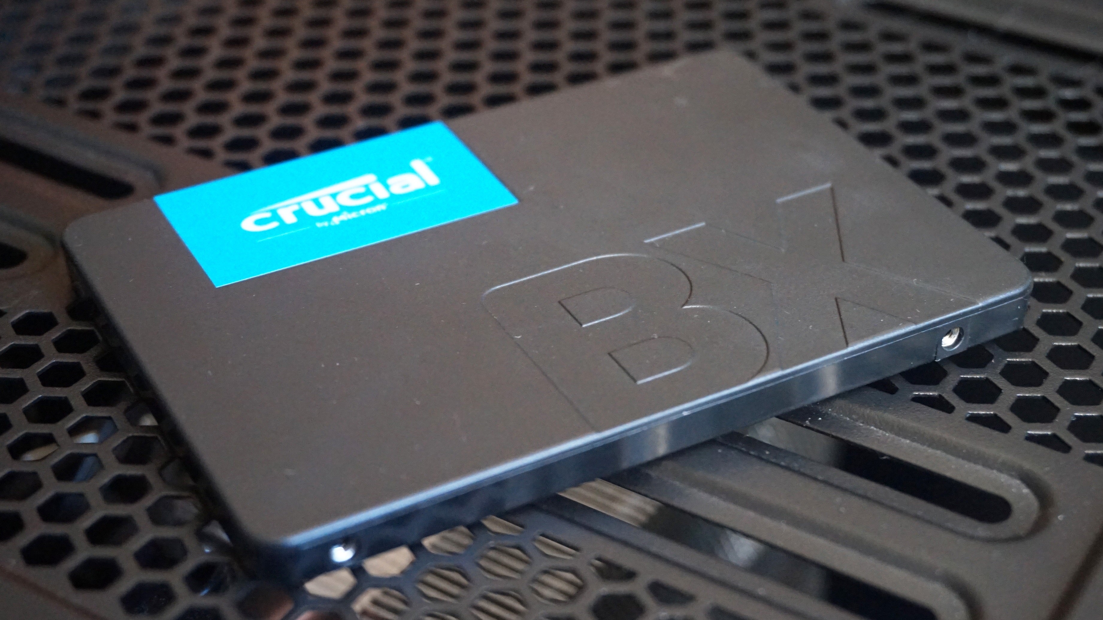 【SSD 480GB】 初めてのSSDに！ Crucial BX500